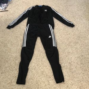 Adidas track jacket and sweatpants set!! Size xs